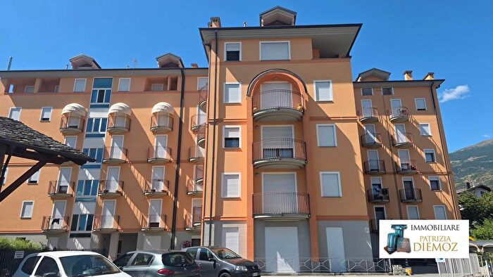 Appartamento bilocale in vendita in Via Garibaldi, Aosta