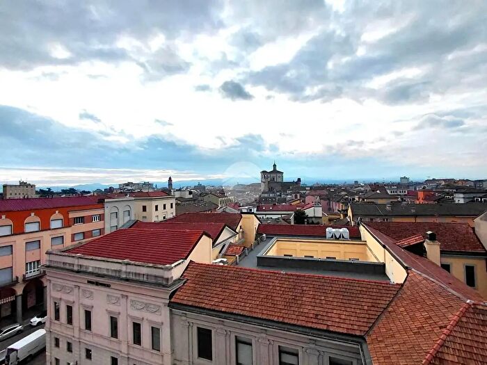 Appartamento trilocale in affitto in Via Giovanni Plana Giovanni Plana, Voghera