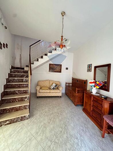 Casa con 5 locali in vendita in Via Risorgimento, Melilli