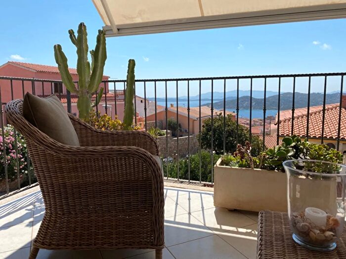 Appartamento trilocale in vendita in Via Suor Gotteland, La Maddalena