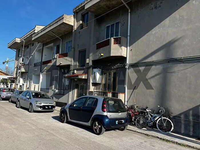 Appartamento con 8 locali in vendita in Via Garigliano, Pescara