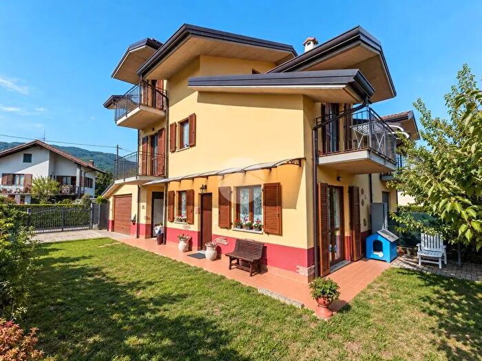 Casa con 5 locali in vendita in Via Nurivalle, Giaveno