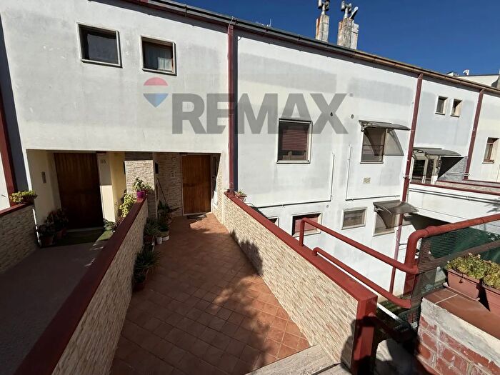 Casa con 6 locali in vendita in Via Aldo Moro Snc, Grassano