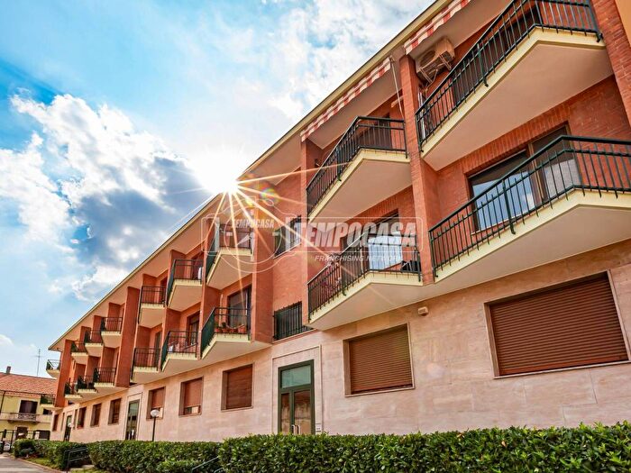 Appartamento quadrilocale in vendita in Via Giosuè Carducci, San Pietro, Moncalieri