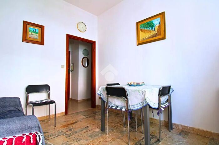 Appartamento trilocale in vendita in Viale Marebello, Rimini