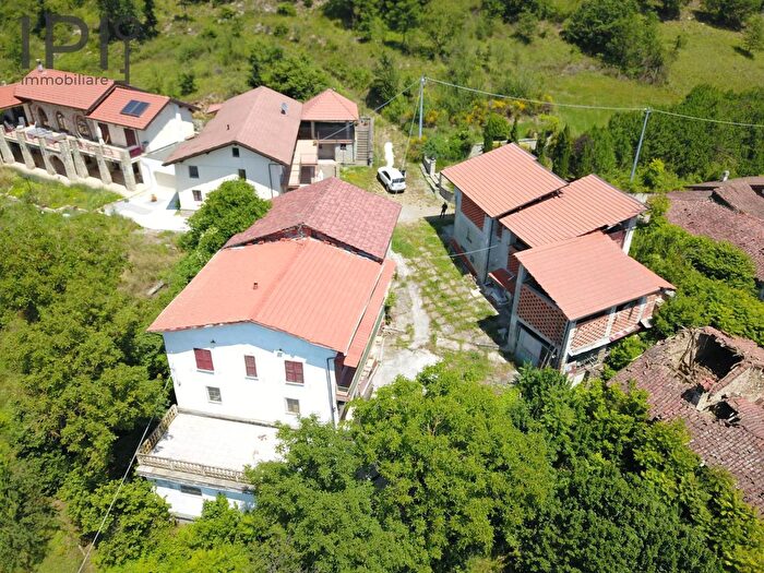 Casa con 12 locali in vendita in Via Vivello Sottano, Spigno Monferrato