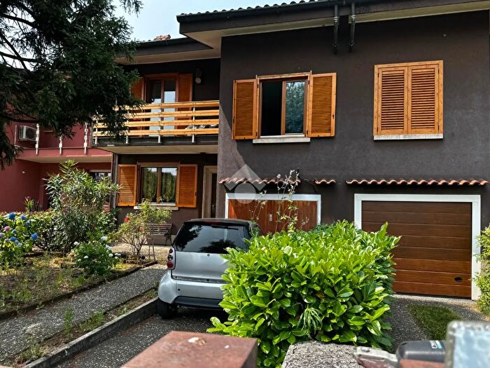 Casa con 5 locali in vendita in Via Don G Minzoni, Bussero