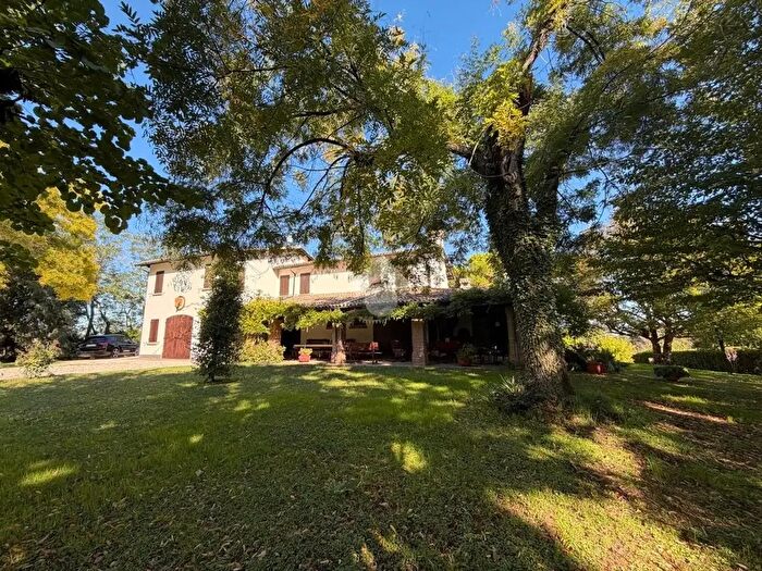 Casa con 13 locali in vendita in Via S Mauro, Cesena