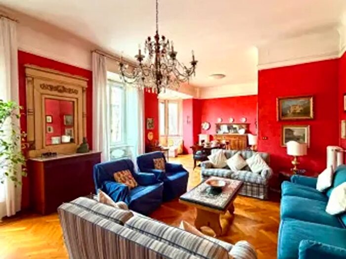 Appartamento con 5 locali in vendita in Via Francesco Melzi dEril, Milano