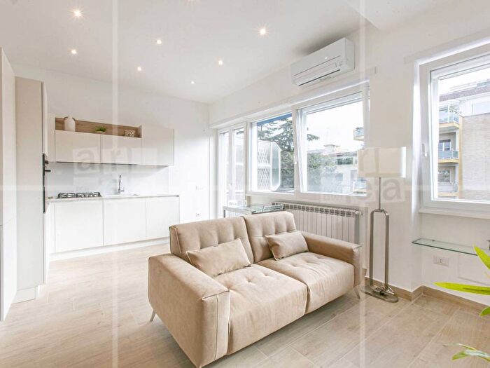 Appartamento bilocale in affitto in Viale della Tecnica, Eur, Roma