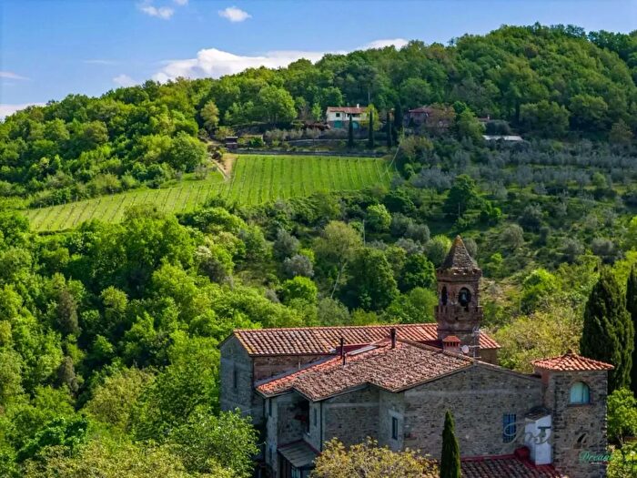 Casa con 7 locali in vendita in Frascole a, Dicomano