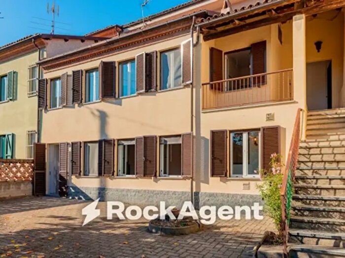 Casa trilocale in vendita in Via Circonvallazione, Castiglione Tinella