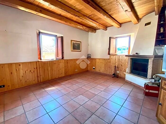 Appartamento trilocale in vendita in Via Maria Giustiniani, Bassano Romano