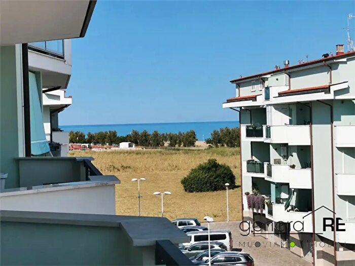 Appartamento quadrilocale in vendita in Via Torre Costiera, Citta' Sant'Angelo