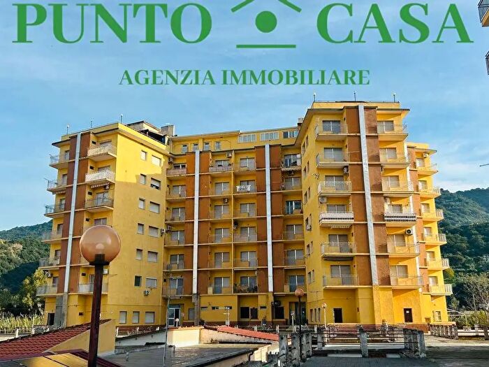 Appartamento trilocale in vendita in Via Marinella Brescia, Falerna