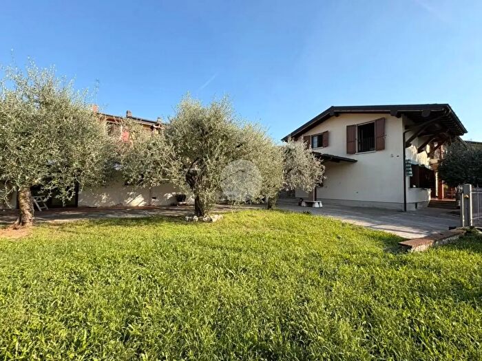 Casa quadrilocale in vendita in Via Staffoli, Gussago