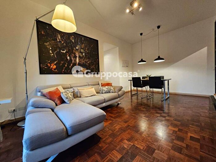 Appartamento trilocale in affitto in Via Taormina, Istria, Milano