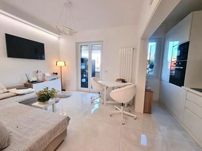 Appartamento trilocale in vendita in Viareggio