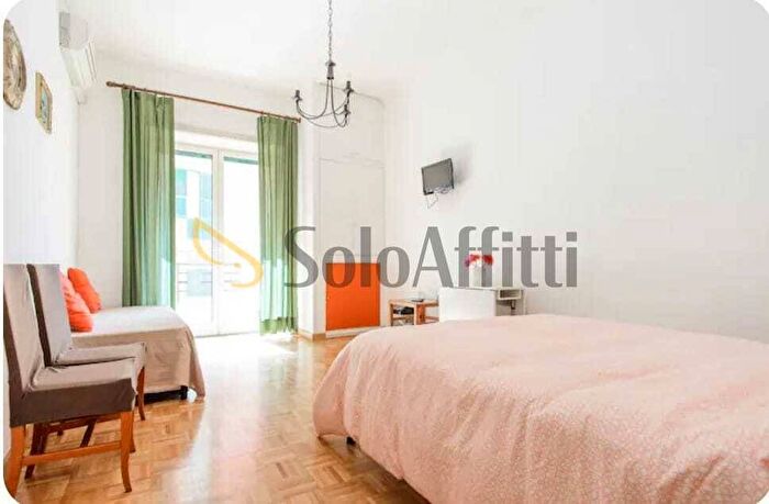 Appartamento monolocale in affitto in Via Tasso, Vomero, Napoli