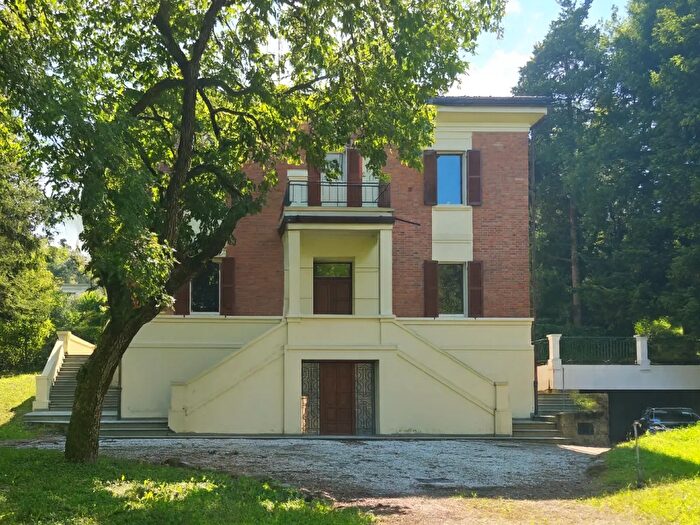 Casa con 14 locali in vendita in Via Sapinate, SantAgata Feltria