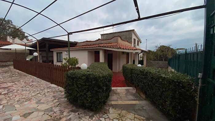 Casa quadrilocale in vendita in Via Peonie Carini Palermo, Carini