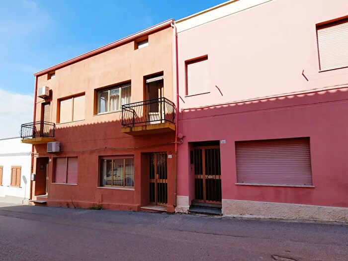 Casa con 5 locali in vendita in Via Enrico Addis, Teulada