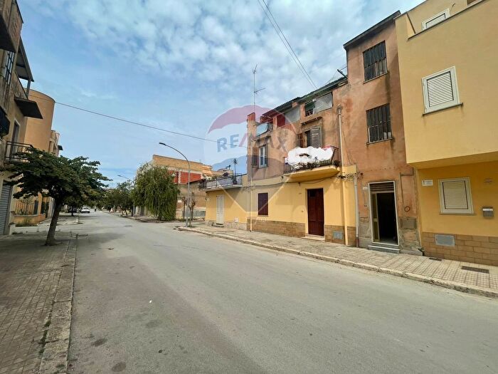 Casa con 6 locali in vendita in Corso dei Mille, Menfi