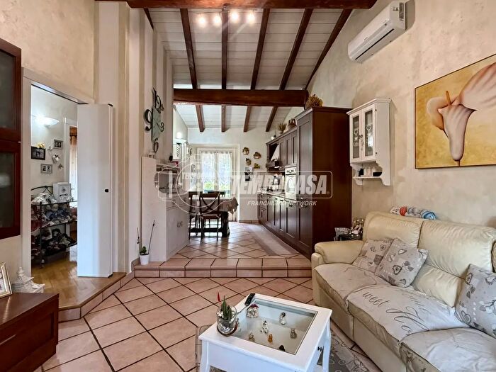Appartamento trilocale in vendita in Lecco