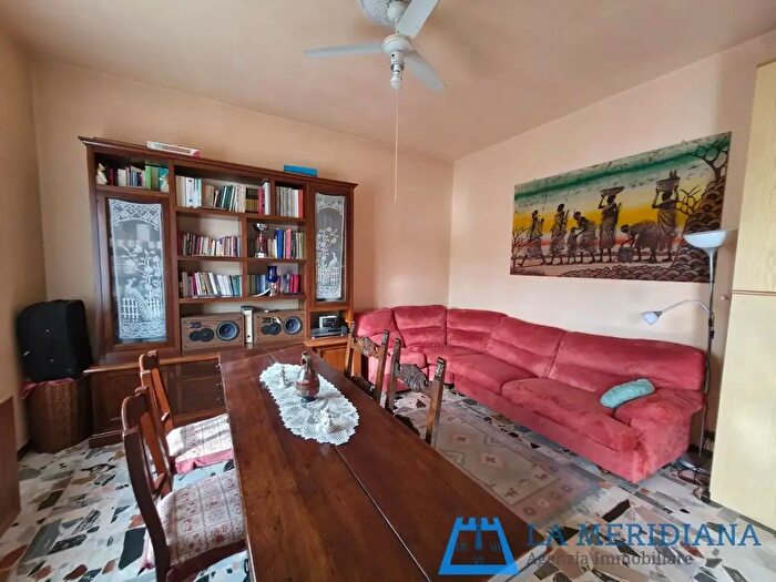 Appartamento con 6 locali in vendita in Quarrata