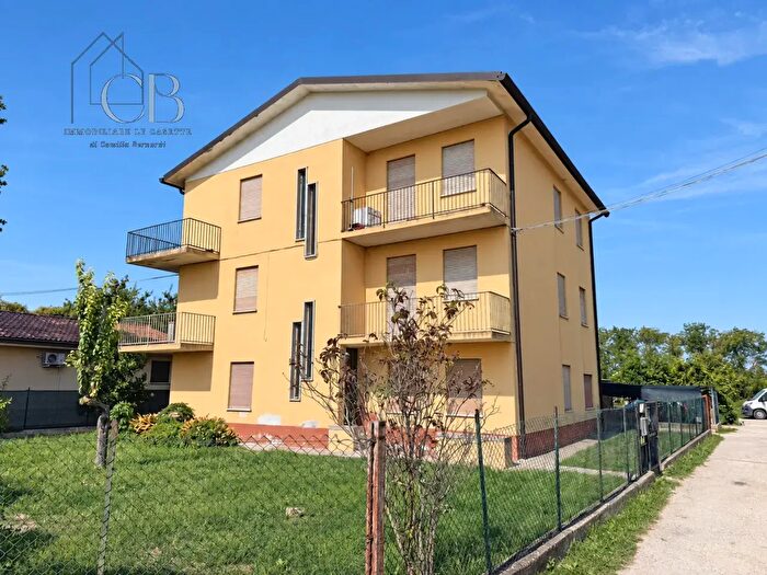 Appartamento trilocale in vendita in Via Deserto, Este