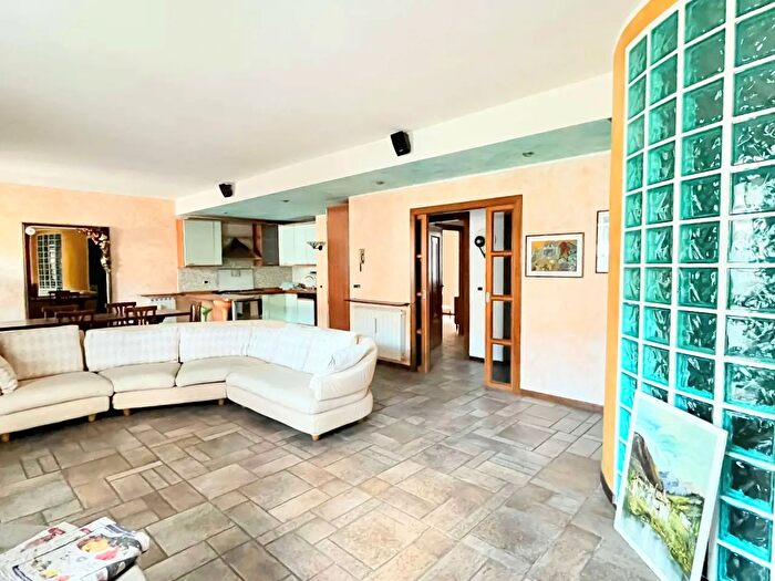 Appartamento trilocale in vendita in Via San Martino, Darfo Boario Terme