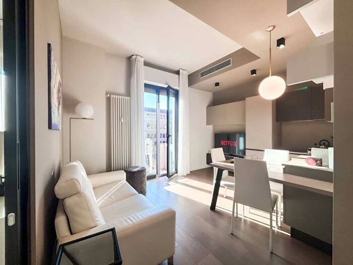 Appartamento bilocale in affitto in Bastioni di Porta Volta, Moscova, Milano