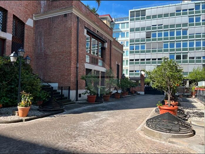 Appartamento con 7 locali in affitto in Roma