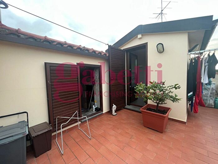 Appartamento con 5 locali in vendita in Via Lopez, Collesalvetti