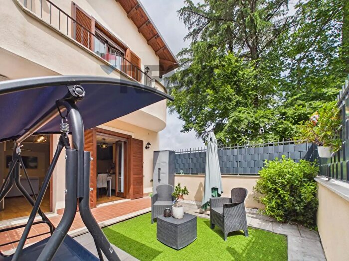 Casa trilocale in vendita in Via Magliano, Formello