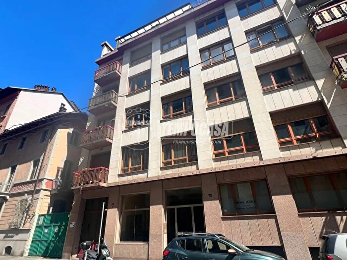 Appartamento con 6 locali in vendita in Via Massena, Torino