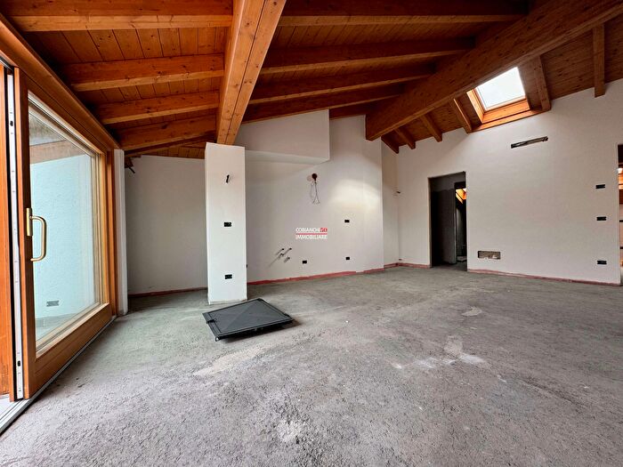 Casa con 11 locali in vendita in San Vittore, Verbania