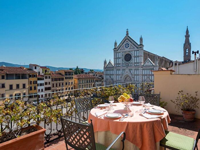 Appartamento trilocale in affitto in Santa Croce, Firenze