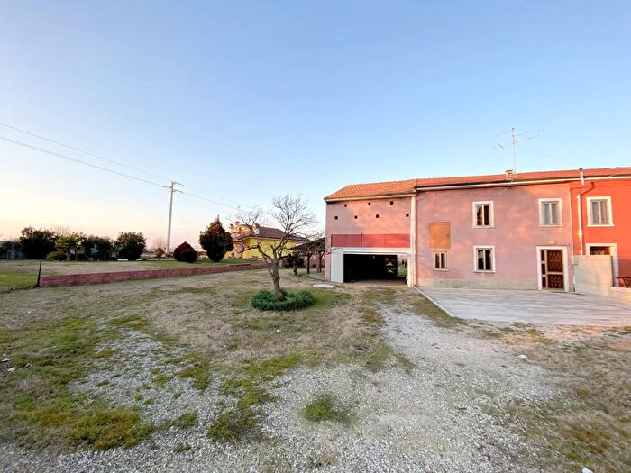 Casa in vendita in Via Arcole, Arcole