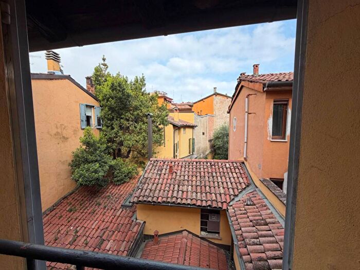 Appartamento quadrilocale in affitto in Via Fondazza, Santo Stefano, Bologna