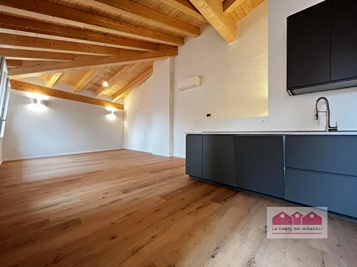 Casa quadrilocale in vendita in Contra dei Burci, Vicenza