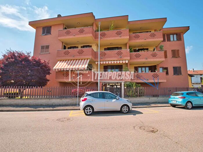 Appartamento quadrilocale in vendita in Via Luigi Visintin, Novara