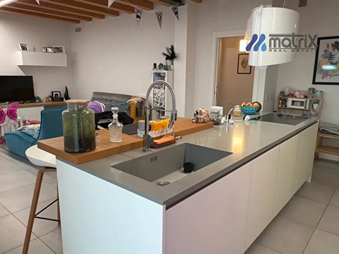 Appartamento con 8 locali in vendita in Via Pontemanco, Due Carrare