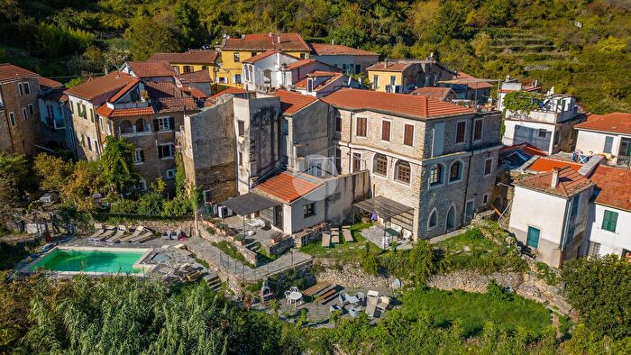 Appartamento trilocale in vendita in Via Novelli, Prela