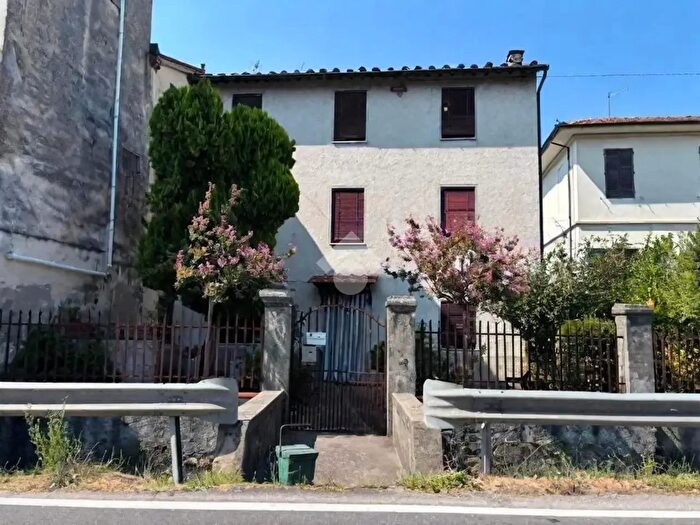 Casa trilocale in vendita in Via Pisana, Lucca