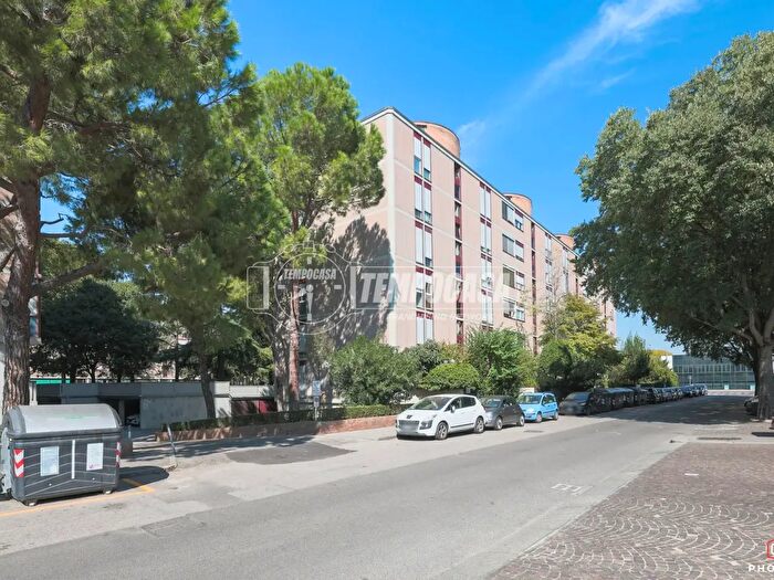 Appartamento con 5 locali in vendita in Bologna