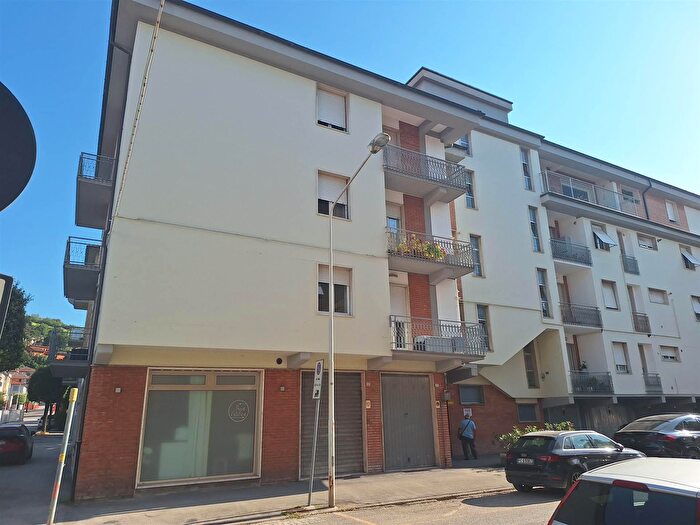 Appartamento con 7 locali in vendita in San Severino Marche
