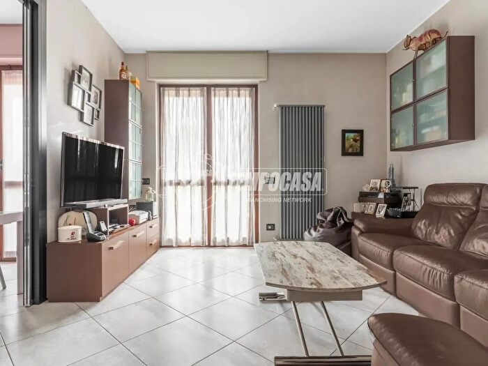 Appartamento quadrilocale in vendita in Via I Maggio, Buccinasco