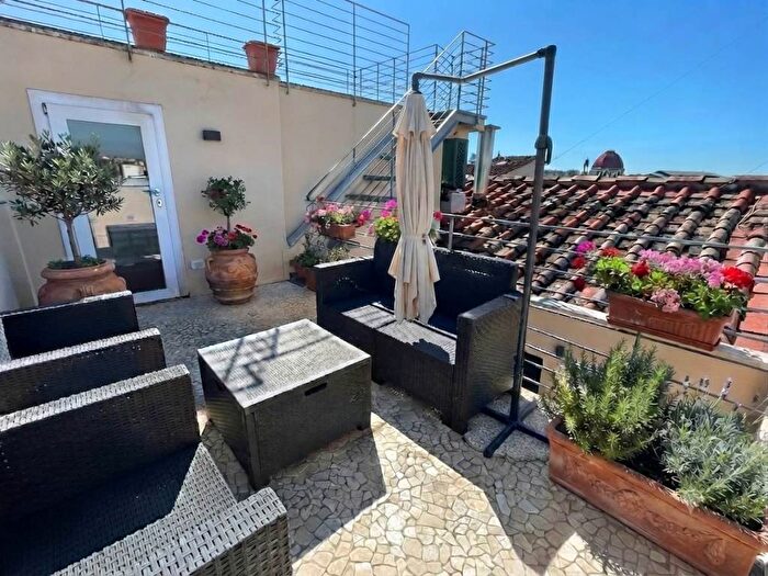 Appartamento con 5 locali in affitto in via XXVII Aprile, San Marco SS Annunziata, Firenze