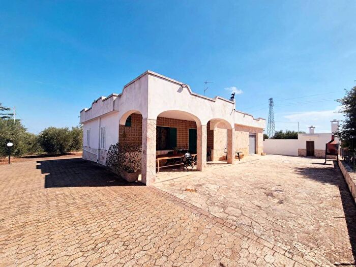 Casa con 6 locali in vendita in Strada Difesa Zona M, Martina Franca